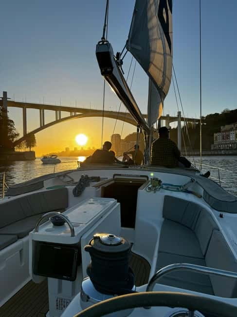 Porto Douro River Cruise: Sunny Day & Peaceful Sunset - The boat setup: comfort, sound, and small comforts that matter