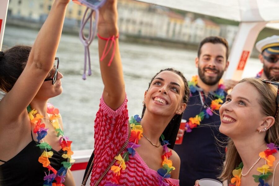 Porto: Douro River Party Boat with Sunset Option & 6 Bridges - Weather, refunds, and how to plan around the Douro