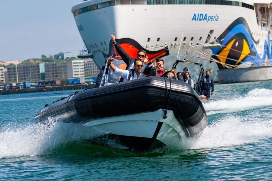 Porto: Douro River Speedboat Tour - The photo-stop rhythm at Miragaia, Ribeira, and Foz do Douro