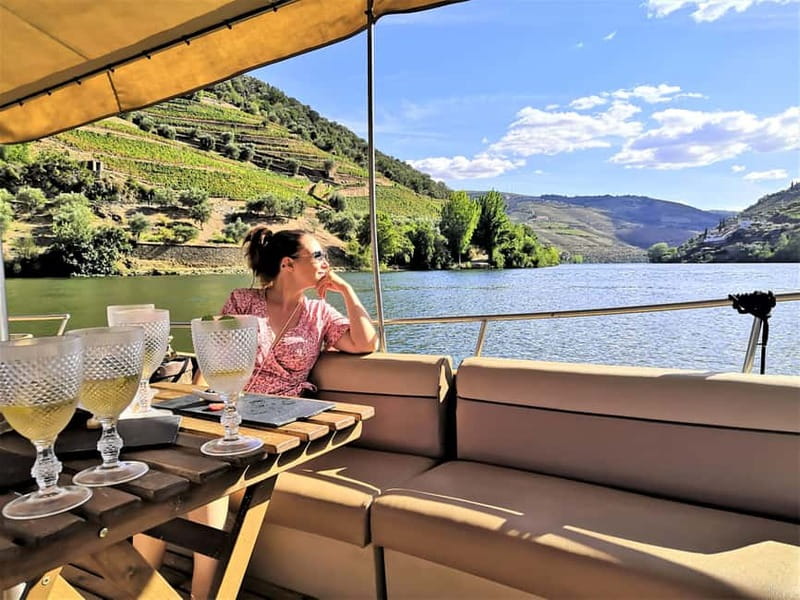 Porto: Douro Valley, 2 Wineries, Lunch & Private Boat Trip - Lunch on the Fire: Where the Douro Tour Actually Feeds You
