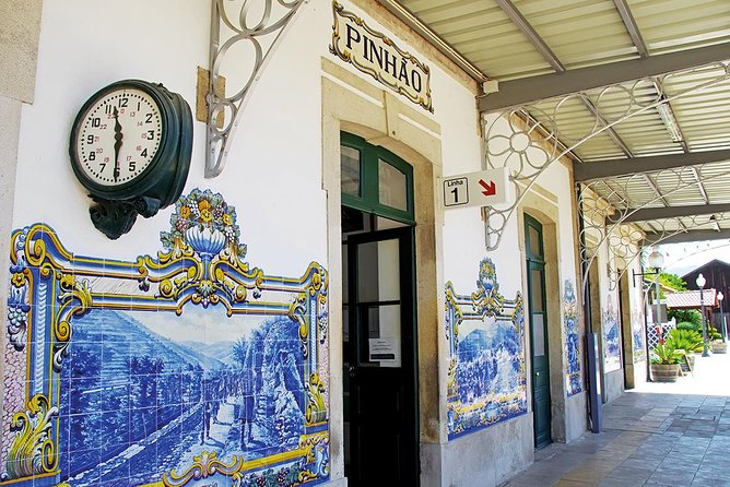 Porto: Douro Valley Wine Tour Including Lunch - Lunch in the Douro: traditional 3 courses, usually with paired red or white