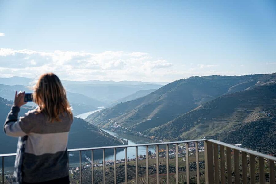 Porto: Douro Wine Tour with Lunch and River Cruise - Stop 1, first winery tasting: Port first, then DOC Douro later