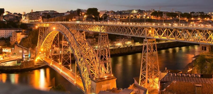 Porto Fado Night Show + Dinner - Why the Evening View Matters More Than You Think