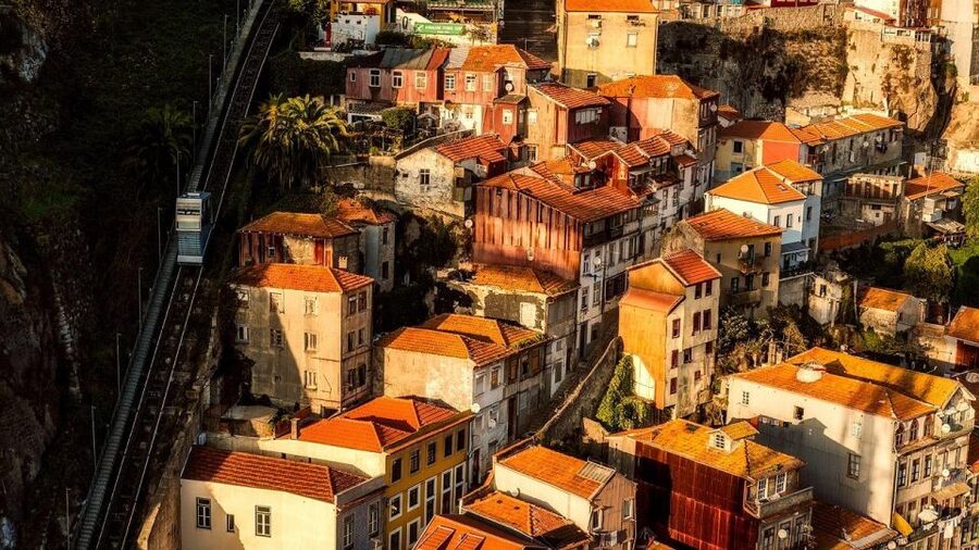 Porto Fado Night Show + Dinner - Pickup From Rua das Carmelitas, Then Straight Into Downtown