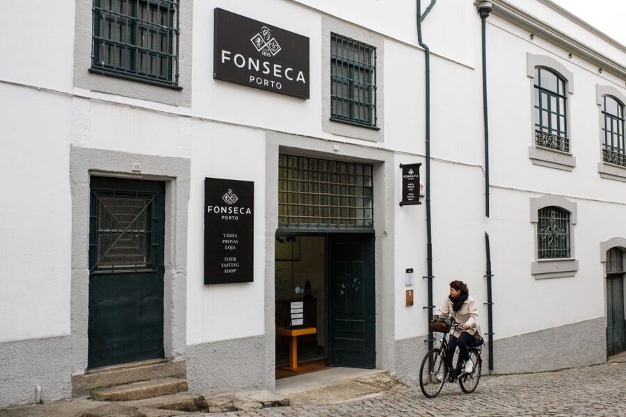 Porto: Fonseca Cellar Tour & Fado Show with Optional Dinner - Entering Fonseca’s world: tour stops that connect Douro grapes to your glass