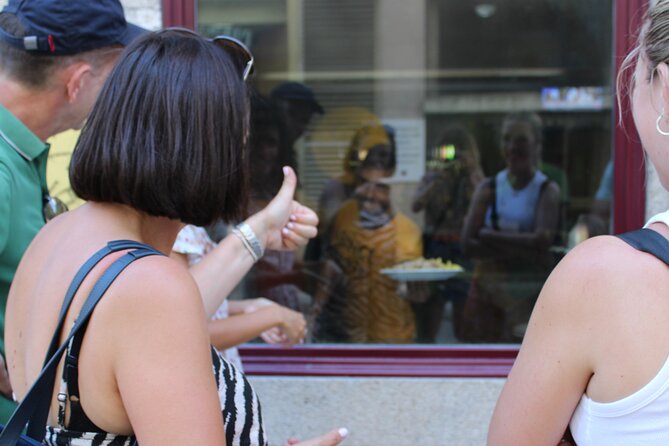 Porto Food Tour - Your guide experience: more than orders and napkins
