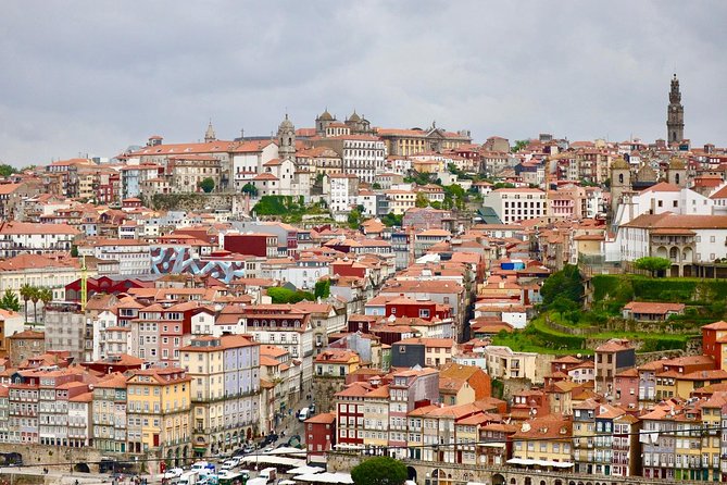Porto Food Tour of 8 Tastings: Custard Tart, Bifana & Hidden Gems - What you actually eat and drink (8 tastings)