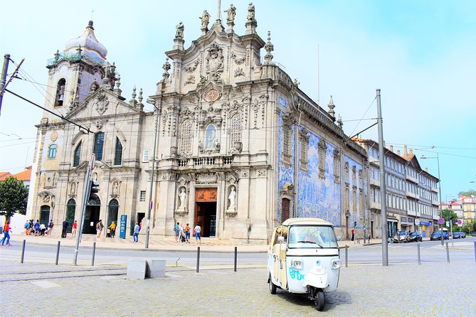 Porto Guided Tour to the Historical Center on a Tuk Tuk - Paco Episcopal: A Quiet Facade With Bishop-Linked Details