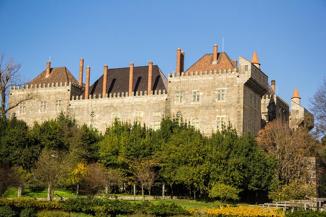 Porto: Guimaraes & Braga Small Group Tour with Lunch and Tickets - Guimarães Castle: where Portugal’s story begins