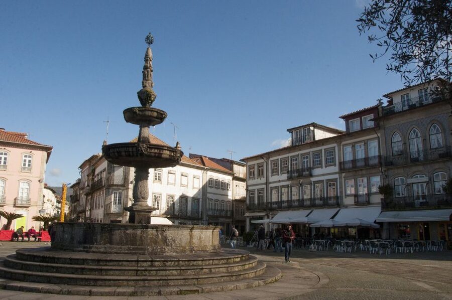 Porto: Guimarães & Braga Tour with Entry Tickets and Lunch - The long travel stretches: how to make the day feel less tiring