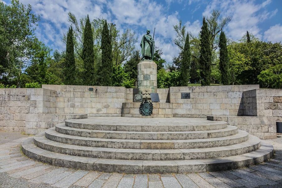 Porto: Guimarães & Braga Tour with Entry Tickets and Lunch - Price and value at $123: what you’re really paying for