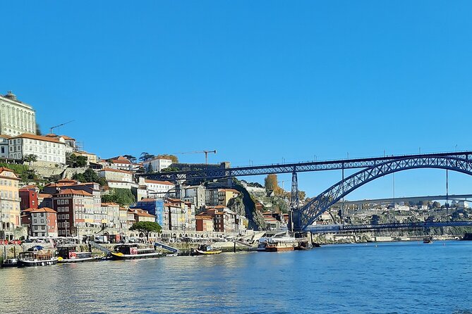 Porto Heritage Night Tour With Fado Show And Dinner Included - Guide quality: the human detail that changes everything