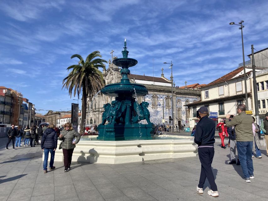 Porto: Highlights & hidden gems Walk - max 10 - The bakery stop and Fonte dos Leões: learning Porto through everyday details