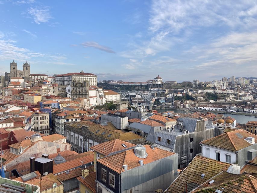 Porto: Highlights & hidden gems Walk - max 10 - Iglesia do Carmo, University of Porto area, and how the city reads up close