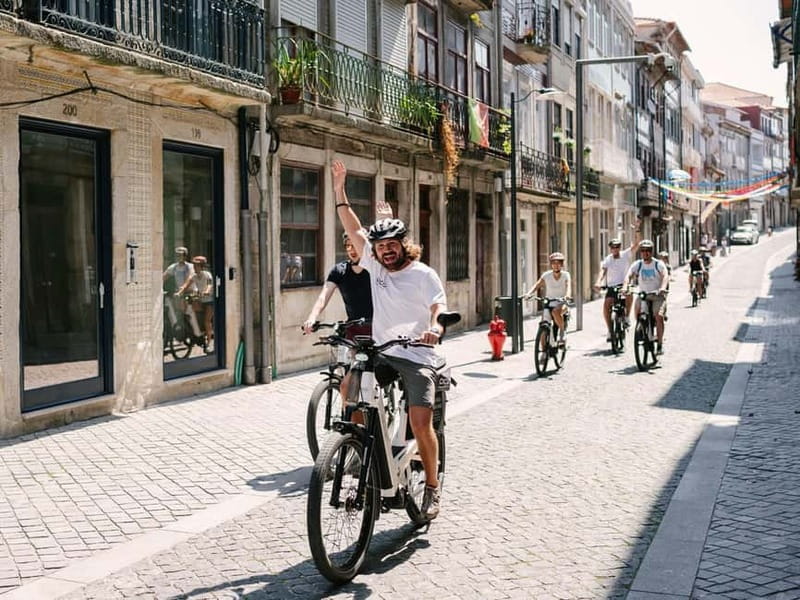 Porto: Highlights in 3 Hours E-Bike Tour - Porto Cathedral and São Bento Station: where the tour earns its stops