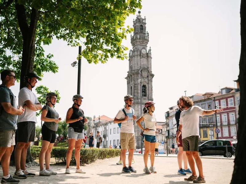 Porto: Highlights in 3 Hours E-Bike Tour - Avenida dos Aliados to Clérigos Tower: the classic photo push