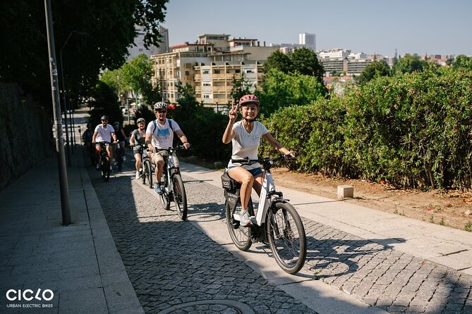 Porto Highlights in 3 Hours E-Bike Tour - Historical, Sightseeing - Gardens break at Jardins do Palacio de Cristal