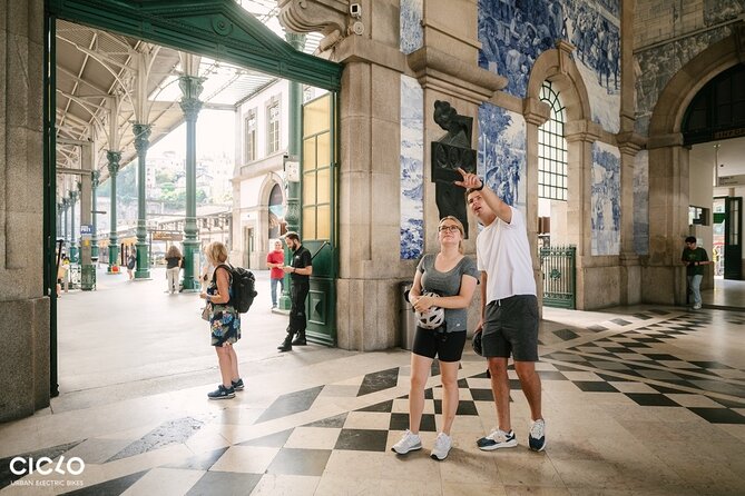 Porto Highlights in 3 Hours E-Bike Tour - Historical, Sightseeing - Crossing the Luís I Bridge by e-bike