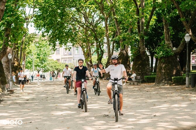 Porto Highlights in 3 Hours E-Bike Tour - Historical, Sightseeing - Cais de Gaia, then up to Serra do Pilar views