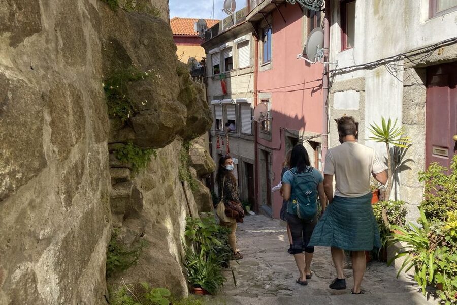Porto: Historical Center Walking Tour - The train station moment and the clue to where nightlife happens