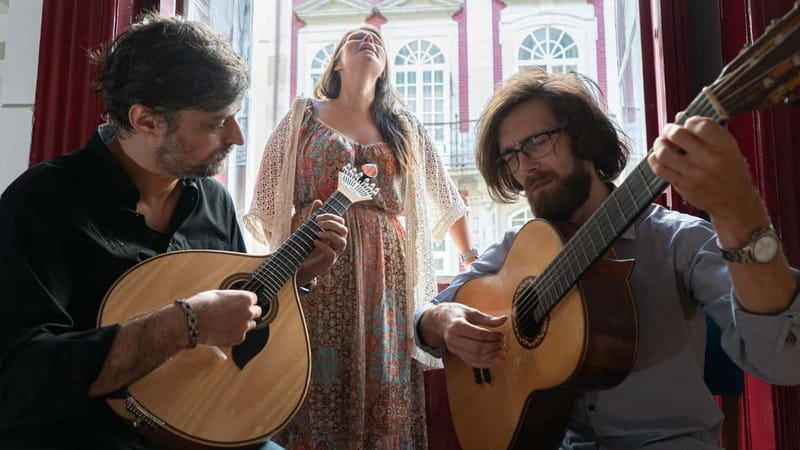 Porto: Live Fado Concert with Glass of Tawny Port Wine - How the show ends: fado surviving and thriving