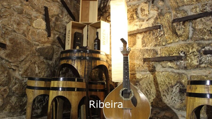 Porto: Live Fado Show with Glass of Port Wine - Port wine pairing, a small sip that ties to Porto