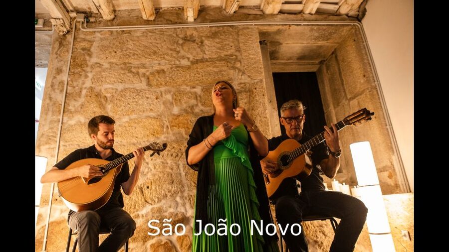 Porto: Live Fado Show with Glass of Port Wine - Meet the musicians, and how to spot why people talk about this show