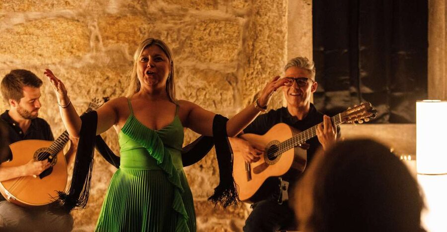 Porto: Live Fado Show with Glass of Port Wine - Best times and practical tips for seating, comfort, and enjoying the sound