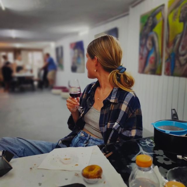 Porto: Pastel de Nata Cooking Class with Port Wine - Sé - Port wine and snacks, what’s included and how it changes the vibe