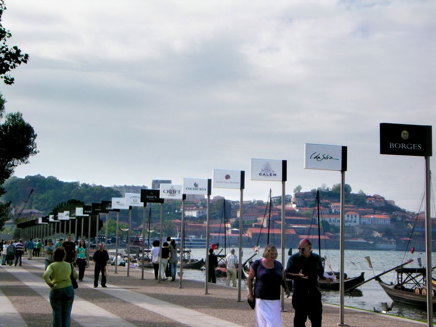 Porto: Port and Douro Wine Walking Tour with 9 Tastings - Practical tips to make your 9 pours enjoyable