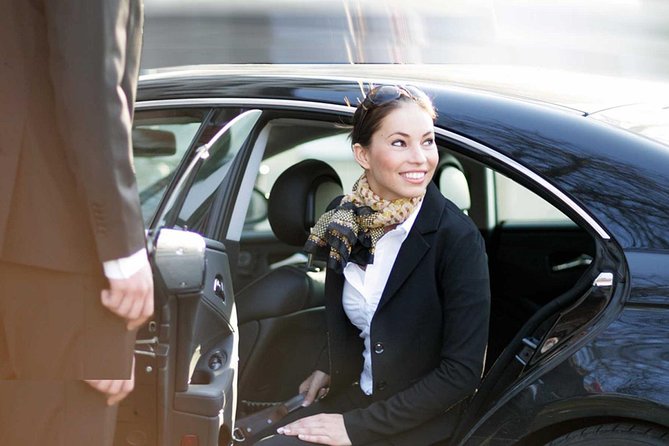 Porto Private Airport Arrival Transfer - Meet and Greet: How the Driver Finds You