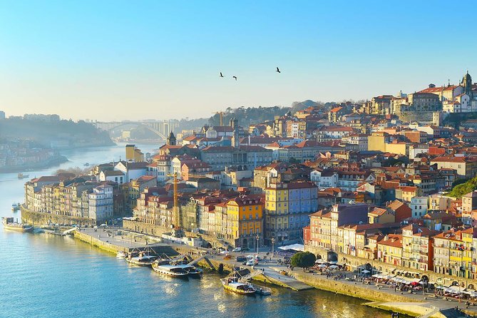 Porto Private Personalized Full Day Journey from Lisbon - São Bento Railway Station: the 10-minute photo sprint that matters