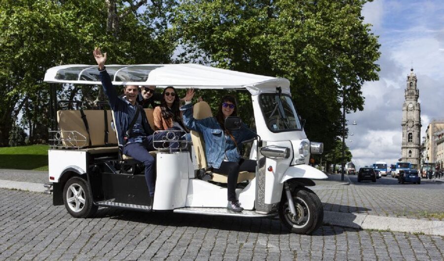Porto: Private Sightseeing Tour by Electric Tuk Tuk - Ponte Luís I and Palácio da Bolsa: the bridge and the money trail
