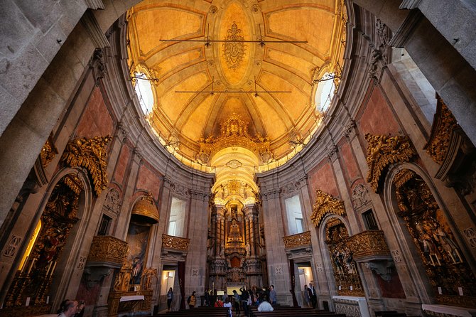 Porto PRIVATE TOUR With Locals: Highlights & Hidden Gems - The Included Local Drink or Snack Stop