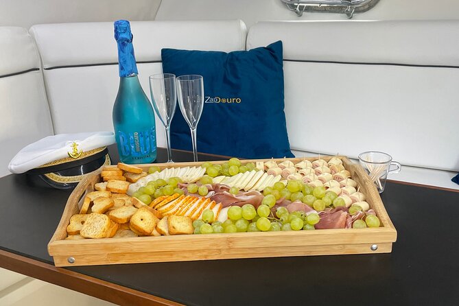 Porto: Private Yacht Cruise with Local Wine, Snacks and 6 Bridges - Timing, weather, and what to pack