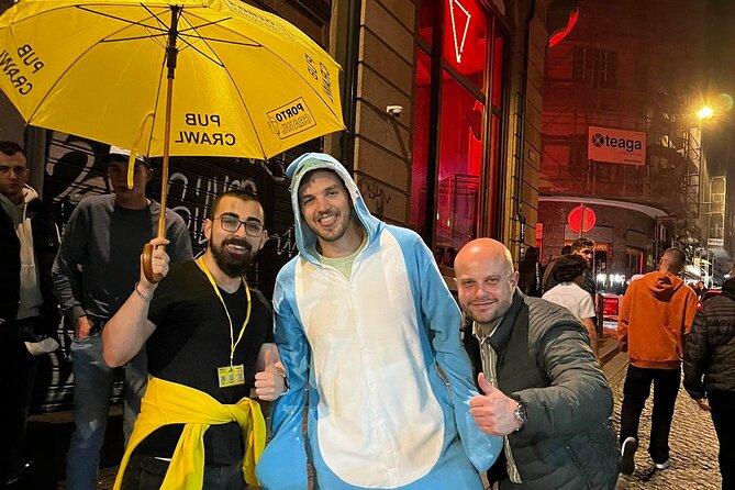Porto Pubcrawl: 5h,7 Drinks,4 bars &Skip the line Club Entry - The Schedule: 5 Hours, 4 Stops, One Late-Night Finish