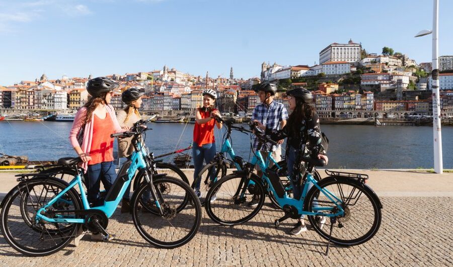 Porto: Riverside Panoramic E-Bike Tour - Ribeira Square to Miragaia, learning Porto from the waterline