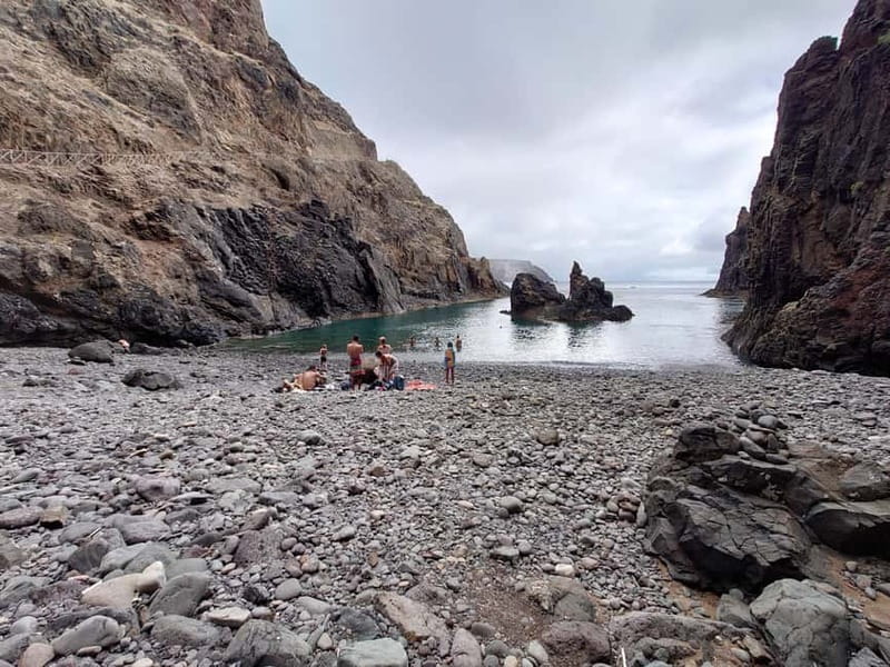 Porto Santo: Island Highlights 4x4 Tour with Hotel Transfers - Pickup at 11:00, and How to Meet Your Guide Without Stress