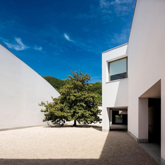 Porto: Serralves Foundation All Access Pass - Serralves Villa and the Art Deco interior worth dressing up for