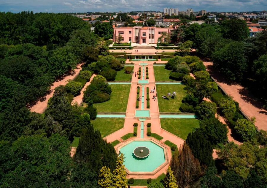 Porto: Serralves Park Entry Ticket - Entering Serralves grounds: self-paced, but not random