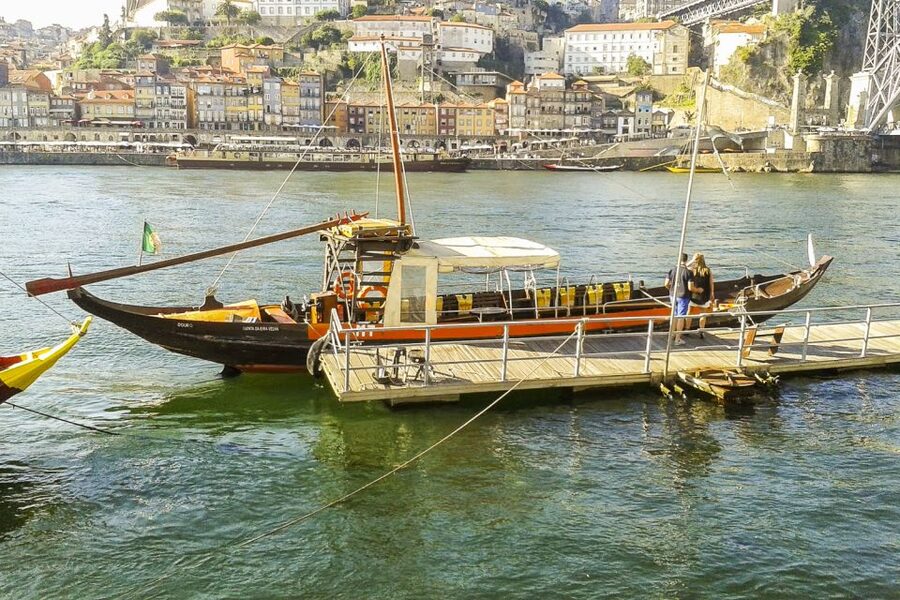 Porto: Six Bridges Cruise - The audio guide experience: useful, multilingual, and sometimes hard to hear