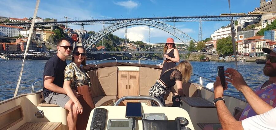 Porto: Six Bridges Douro River Cruise with Drinks - Who this Porto Douro cruise suits best