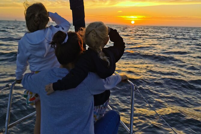 Porto: Sunset or Daytime, Charming Sailboat Cruise on the Douro River - Serra do Pilar to Jardim do Morro, plus the Douro Estuary break