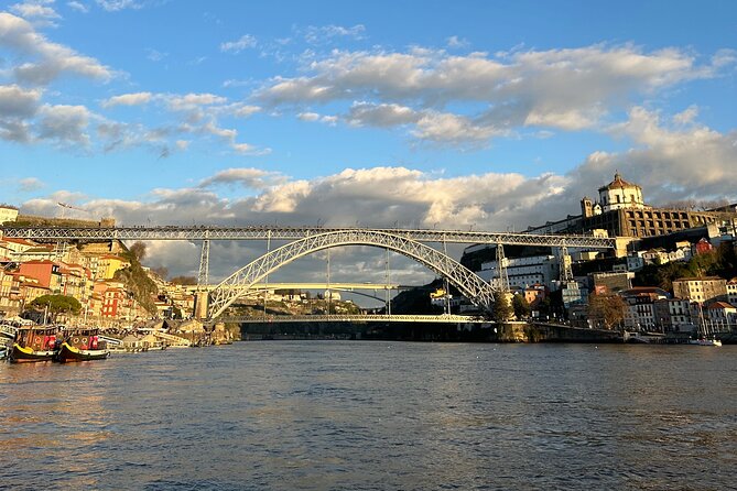 Porto: Sunset or Daytime, Charming Sailboat Cruise on the Douro River - Arrábida Bridge and Cais de Gaia: the first big Porto drama