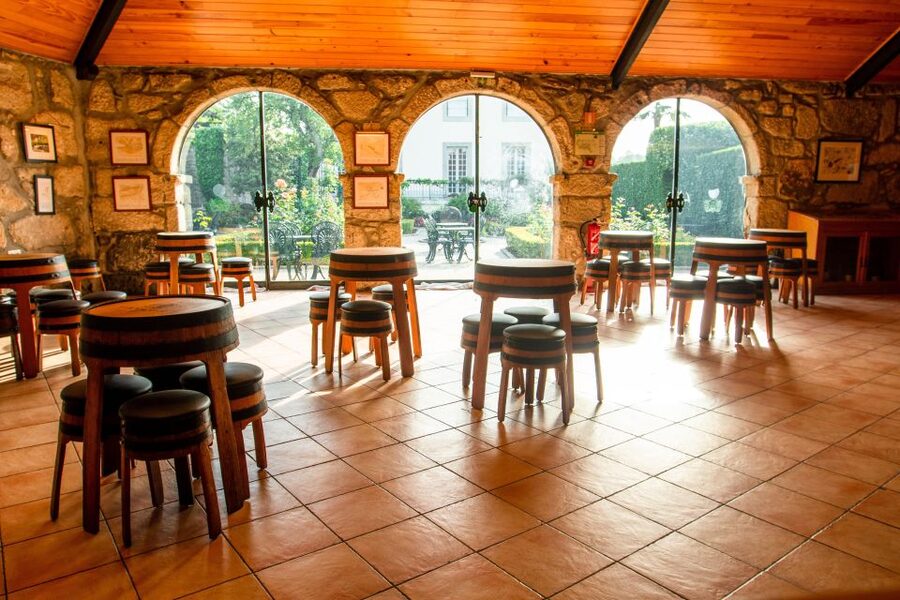 Porto: Taylor's Port Cellars & Tasting - The outdoor garden tasting: three wines, one smooth finish