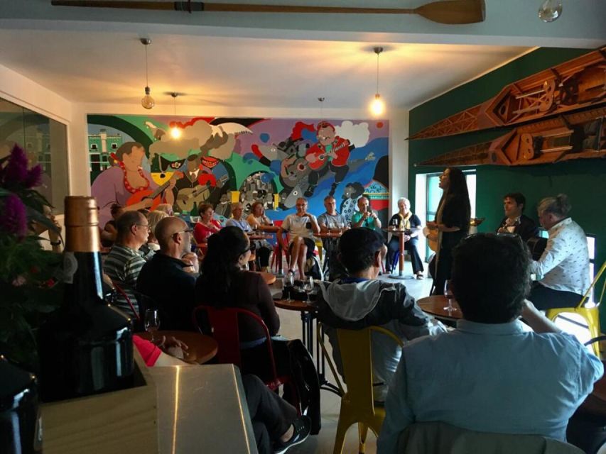 Porto: The Authentic Fado Concert with Port Wine - The Poças Port Wine Pour: A Small Drink With Big Atmosphere