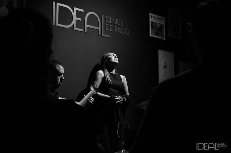 Porto: The highest-rated traditional fado concert (downtown) - Port wine before the music: a simple start that fits the mood