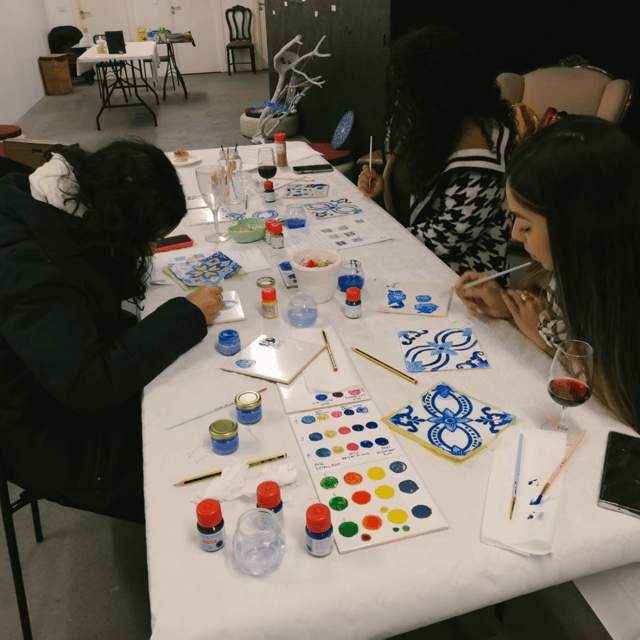 Porto: Tile-Painting Workshop with Porto Wine - Bainharia - Taking your tile home, and why a return time matters