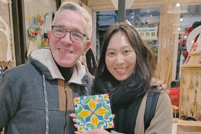 Porto: Tile Painting Workshop with Porto Wine (Sé do Porto) - The instructor factor: small-group attention that keeps it from feeling like a class