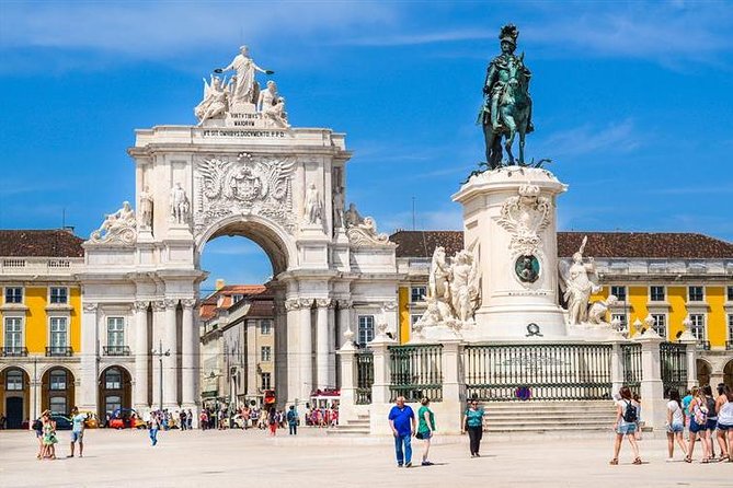 Porto to Lisbon Up to 4 Stops: Aveiro, Nazare, Fatima & Obidos - How the day actually works, from pickup to drop-off
